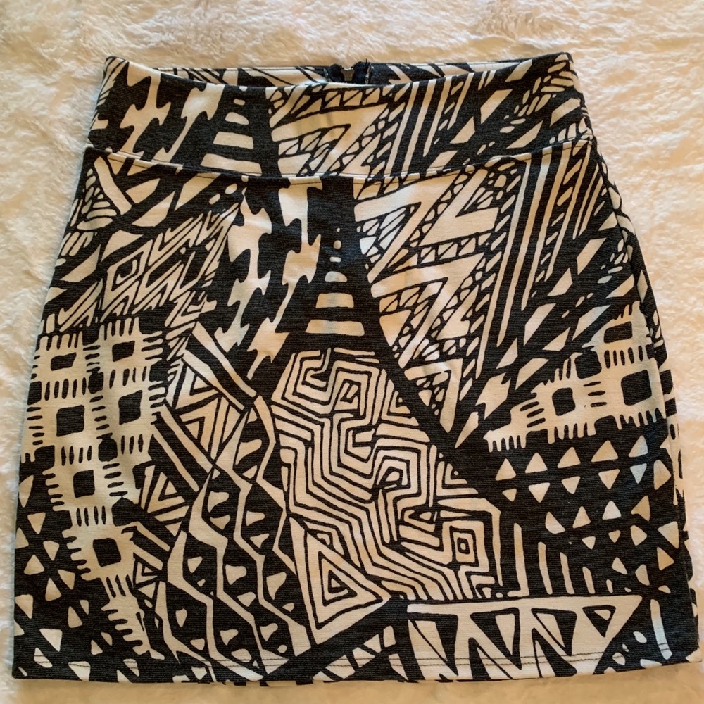 Urban Outfitters Silence & Noise Short Skirt Sz M